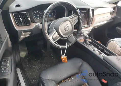 2021 Volvo Xc60 T5 Momentum из США, поврежденный, VIN YV4102RK7M1875643